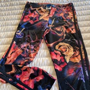 Adidas leggings fits women’s small 27’ inseam